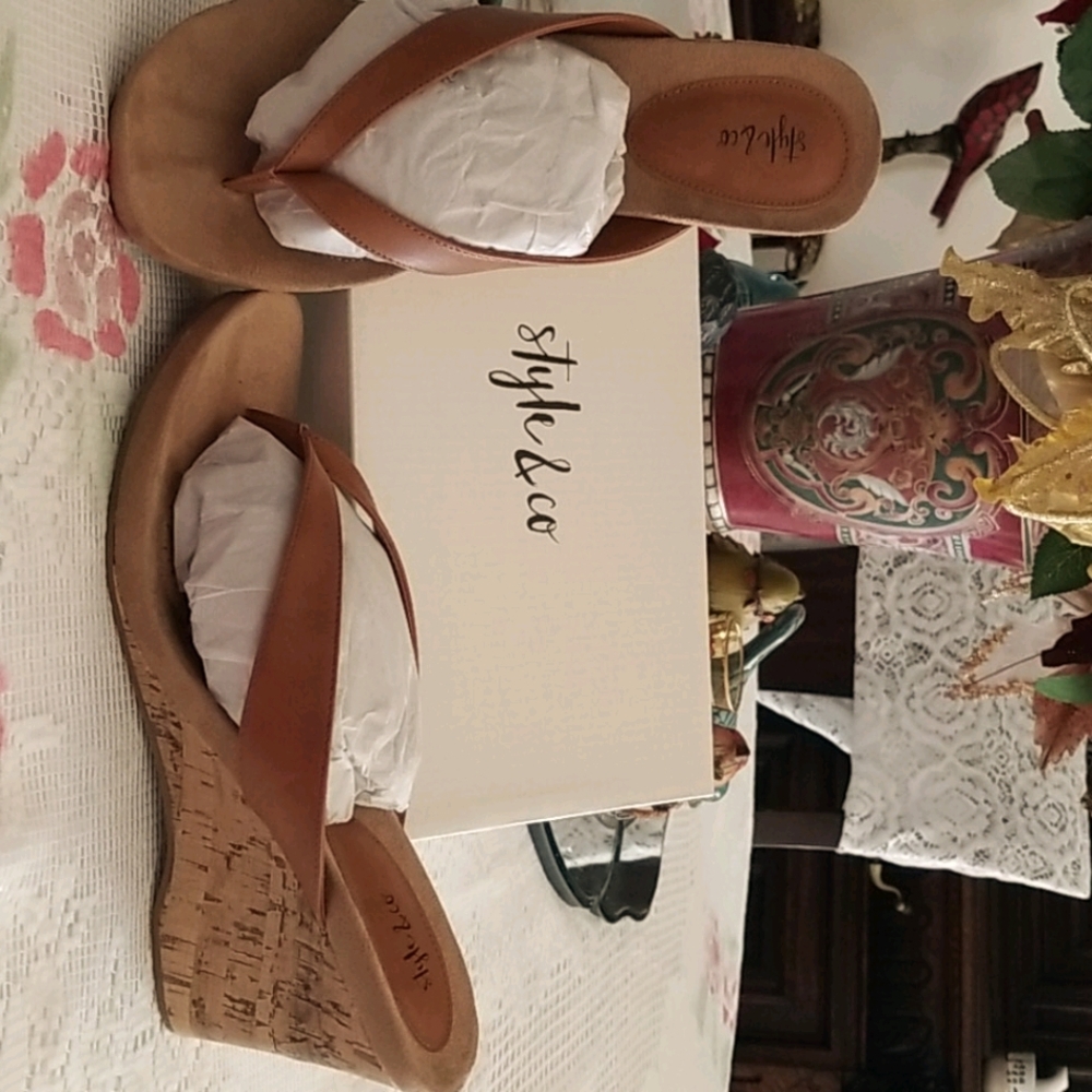 Sandals size12